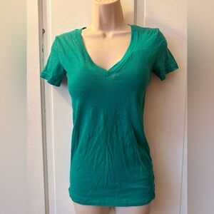 Pink Victoria’s Secret green sleepwear tee shirt XS